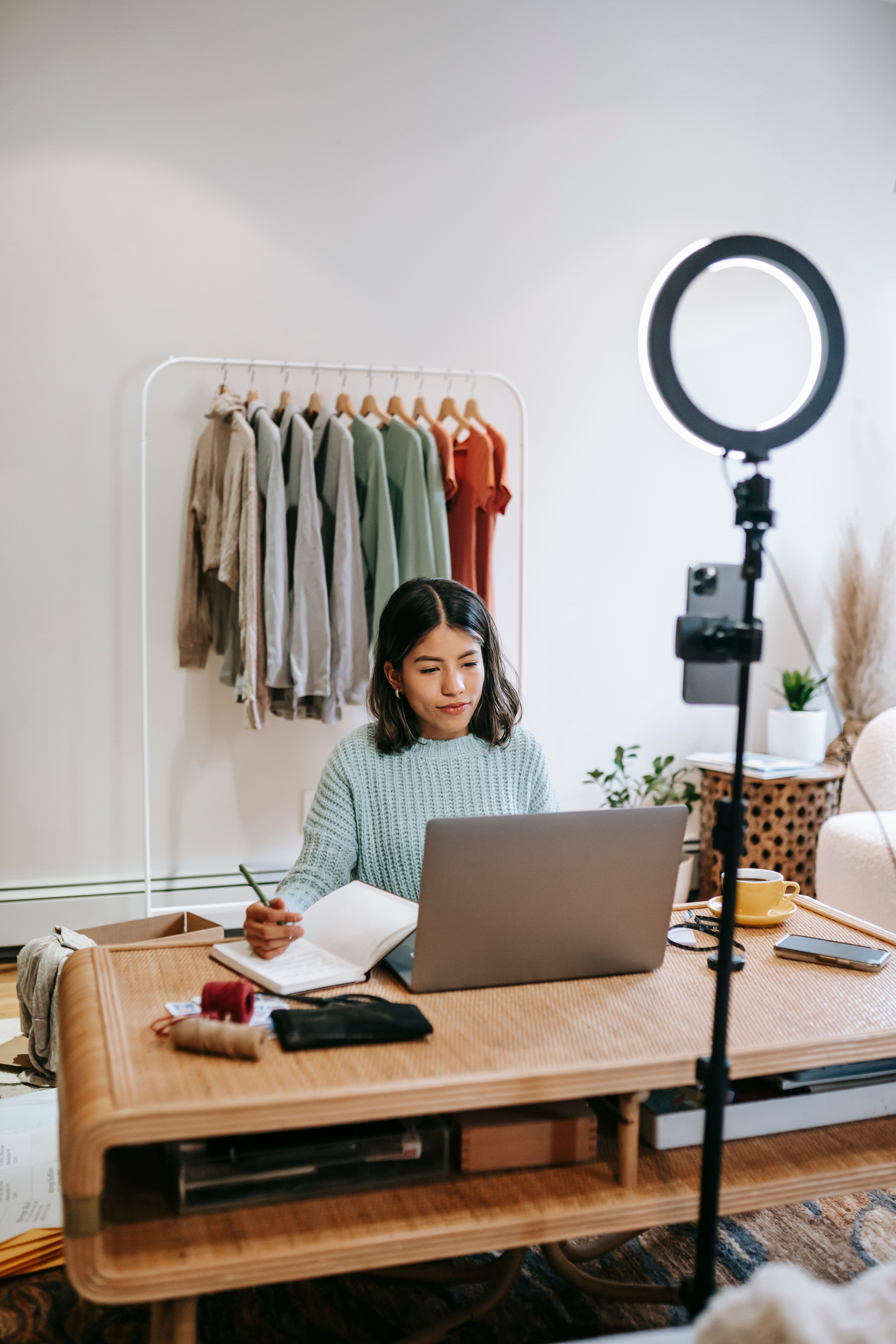 .com for Social Media & E-Commerce